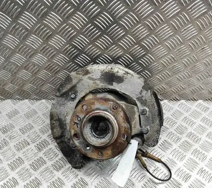 BMW 3 GT F34 Front wheel hub 6798261