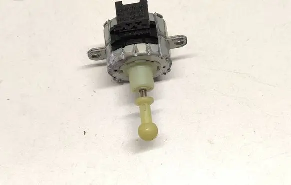 BMW X1 E84 Headlight level adjustment motor 7046049 89393200