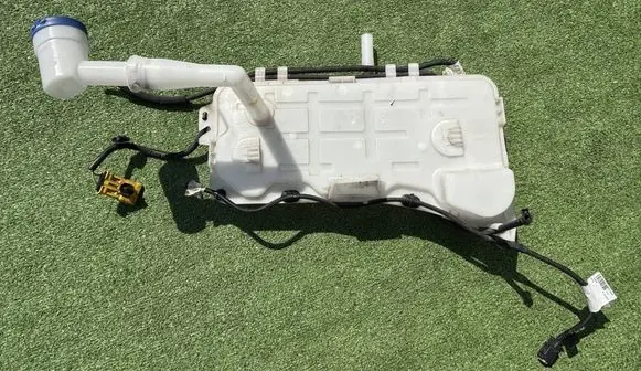 Peugeot Partner III Windshield washer fluid reservoir/tank 9817300980 9817269880 A006AC01
