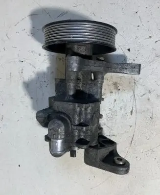 BMW 5 GT F07 Power steering pump 679649103