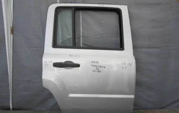 Jeep Patriot Rear door
