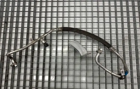 Renault Master III Air conditioning (A/C) pipe/hose 924904471R