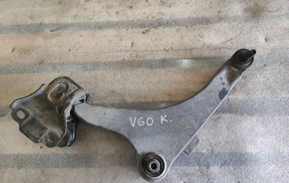 Volvo V60 Front lower control arm/wishbone FR8ZA