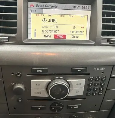 Radio/CD/DVD/GPS head unit