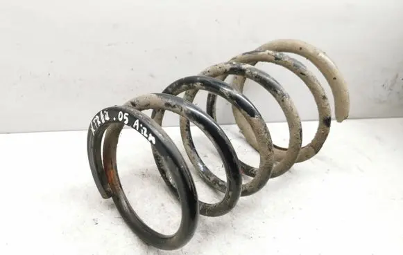 Nissan X-Trail T30 Rear coil spring