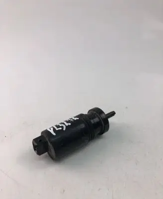 Volvo S80 Windscreen/windshield washer pump 1013229