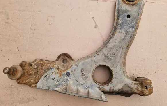 Volkswagen PASSAT B3 Front lower control arm/wishbone 357407158 357615448A 357407151