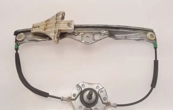 Rear door manual window regulator