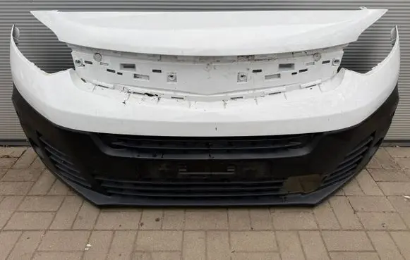 Opel Vivaro Front bumper 9833129877