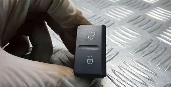 Volkswagen Golf Plus Central locking switch button 5M2962125B