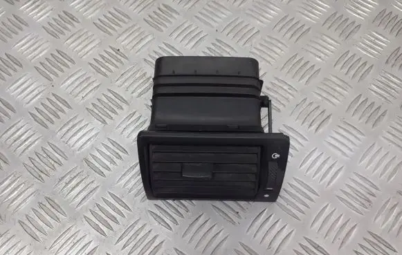 Ford Mondeo Mk III Dashboard air vent grill cover trim D1B1A