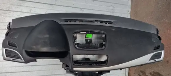 Renault Megane III Dashboard 681000022R