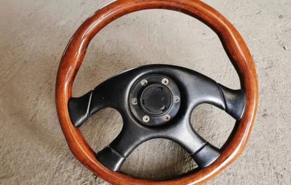 Mercedes-Benz E W124 Steering wheel 16904Z0 26904Z0