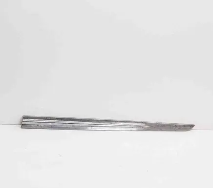 Nissan Leaf I (ZE0) Front sill trim cover KE7603N000