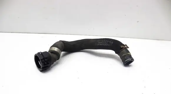 Engine coolant pipe/hose