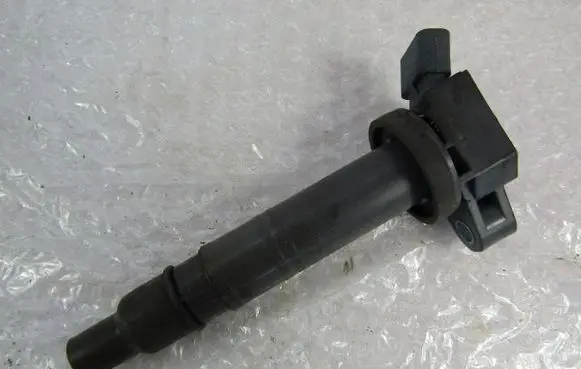 Toyota Avensis Verso High voltage ignition coil 