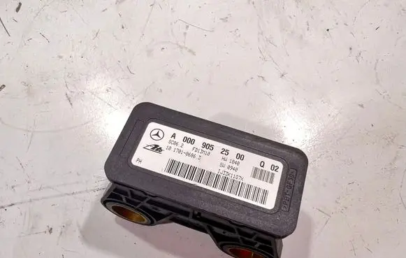 Mercedes-Benz E W212 ESP acceleration yaw rate sensor A0009052500