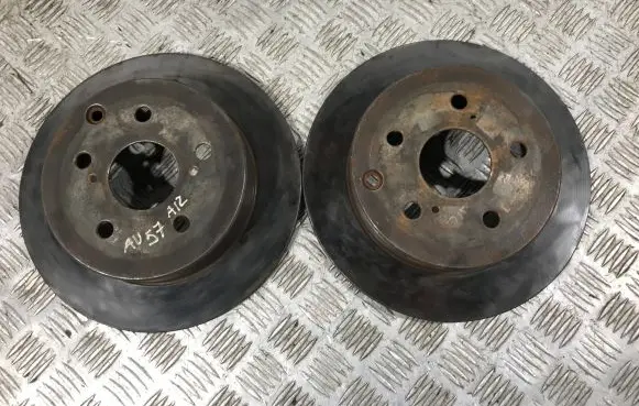 Toyota Avensis T250 Rear brake disc 4243105050