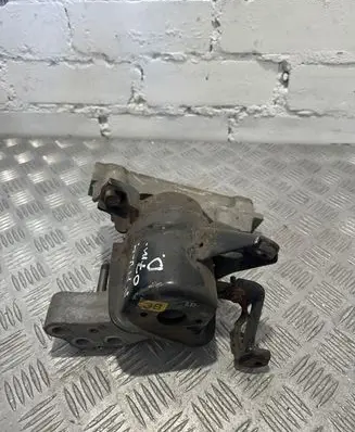 Toyota RAV 4 (XA30) Gearbox mount