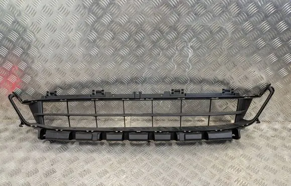 BMW 2 Active Tourer U06 Front bumper lower grill 8737274