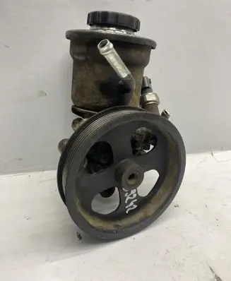 Toyota Corolla Verso E121 Power steering pump
