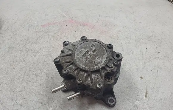 Mitsubishi Lancer X Vacuum pump 03G145209