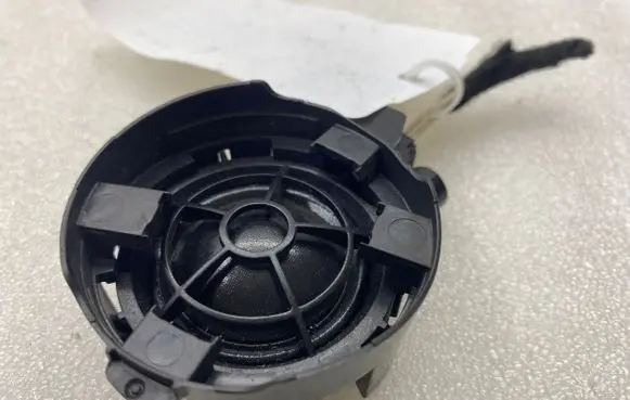 Audi A3 S3 8V Front door speaker 8V0035398