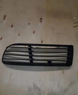 Front bumper lower grill