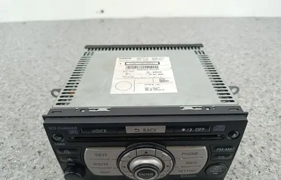 Nissan Qashqai Radio/CD/DVD/GPS head unit 28185JG400