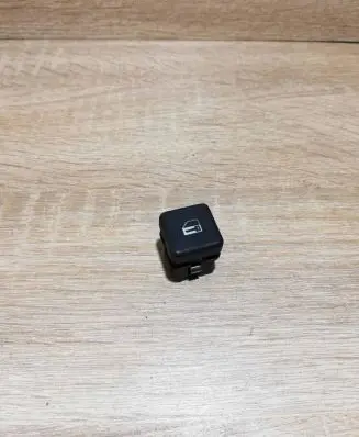 BMW 5 E39 Central locking switch button 8360828