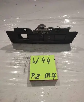 Ford Focus Central console control unit 89745654