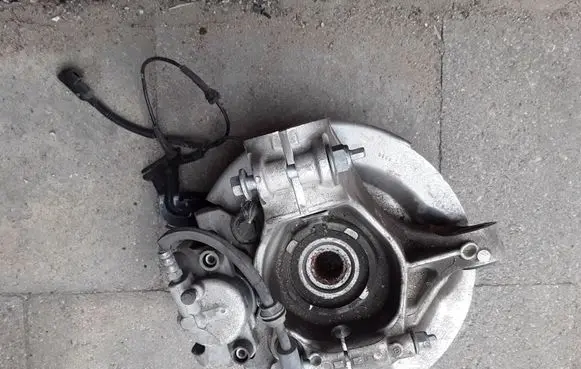 Land Rover Evoque I Front wheel hub spindle knuckle BJ327K128AW