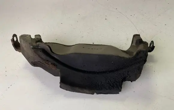 Toyota Avensis T270 Other engine bay part