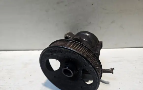 Volvo 440 Power steering pump
