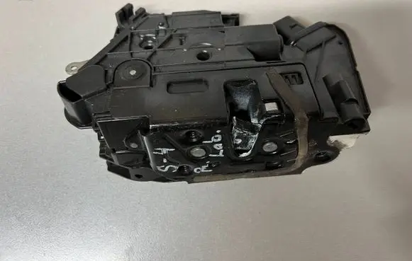 Seat Ibiza IV (6J,6P) Front door lock 5N1837016F