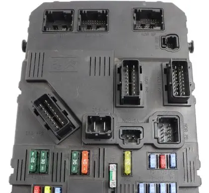 Citroen Berlingo Fuse module 9653667680 S118085220E BSIE0200