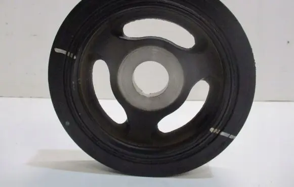 Ford Kuga II Crankshaft pulley AV6N10300GD