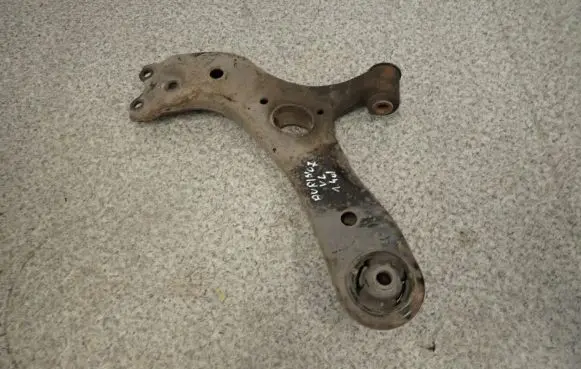 Toyota Auris 150 Rear suspension control arm 