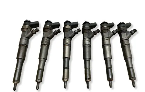 BMW 5 E60 E61 Fuel injectors set 7789661