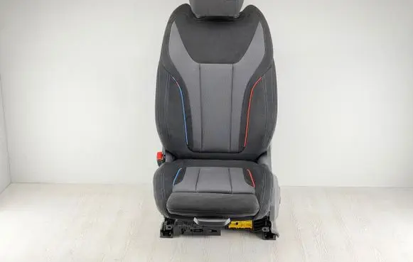 BMW i4 Front passenger seat
