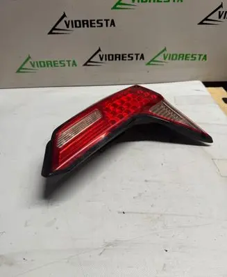 Tailgate rear/tail lights