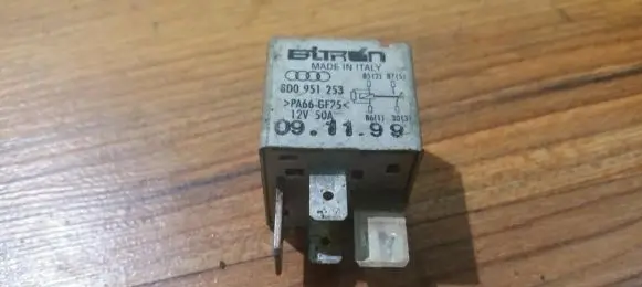 Volkswagen PASSAT B5.5 Other relay 8D0951253 370