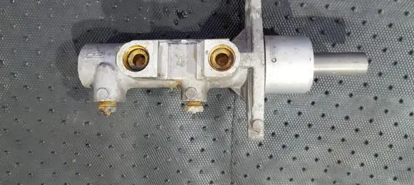 Jeep Cherokee Master brake cylinder