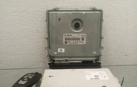 BMW 5 F10 F11 Engine control unit/module 8513242 0281017679 030232232
