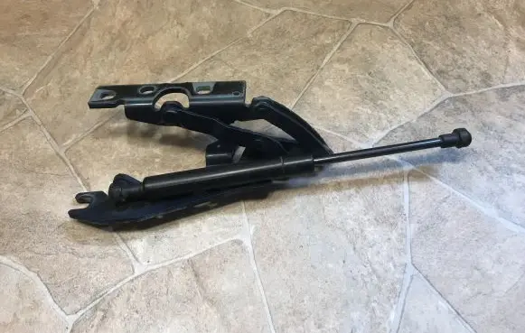 BMW 6 E63 E64 Engine bonnet/hood hinges 7064159
