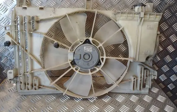 Toyota Avensis T250 Radiator cooling fan shroud 163630H030