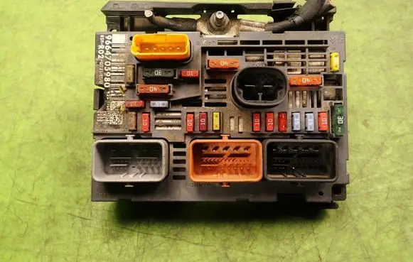 Peugeot 407 BSM Control unit 