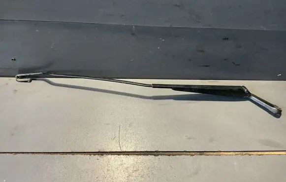 Volkswagen Golf IV Front wiper blade arm 1J1955410A