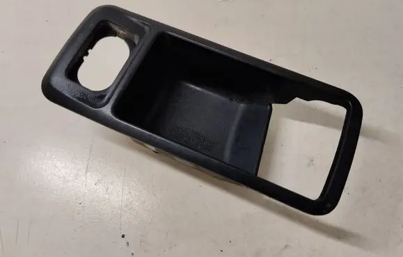Other rear door trim element