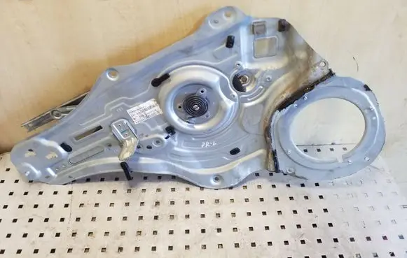 Front window lifting mechanism without motor